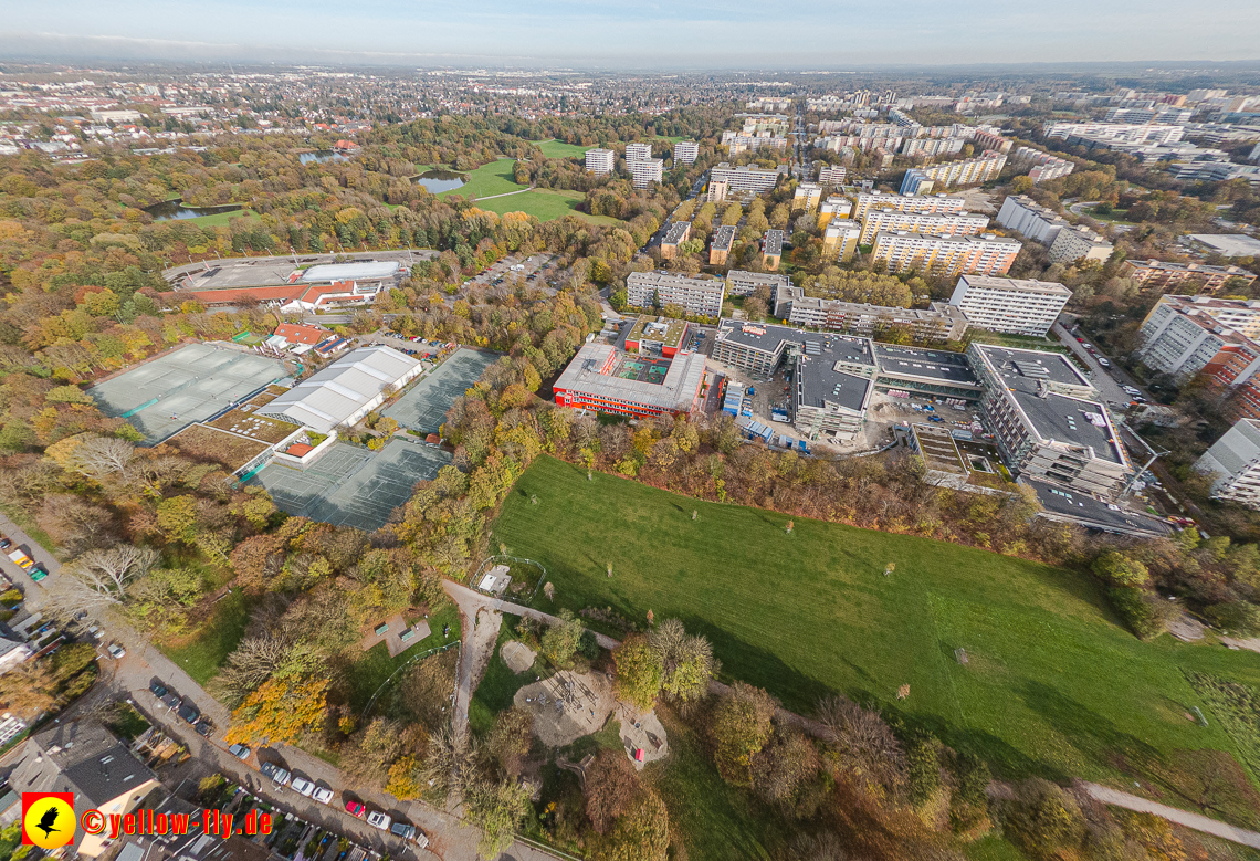 03.11.2022 -  Ostparksee mit Umgebung in Neuperlach